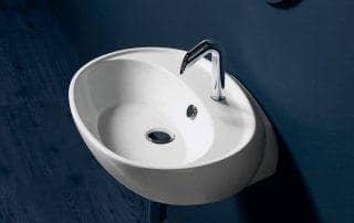 Umywalka wisząca ceramiczna