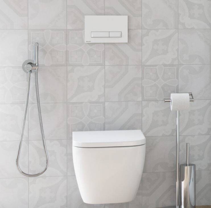 Platto przycisk wc bialy aranzacja 1 Platto przycisk spłukujący do WC